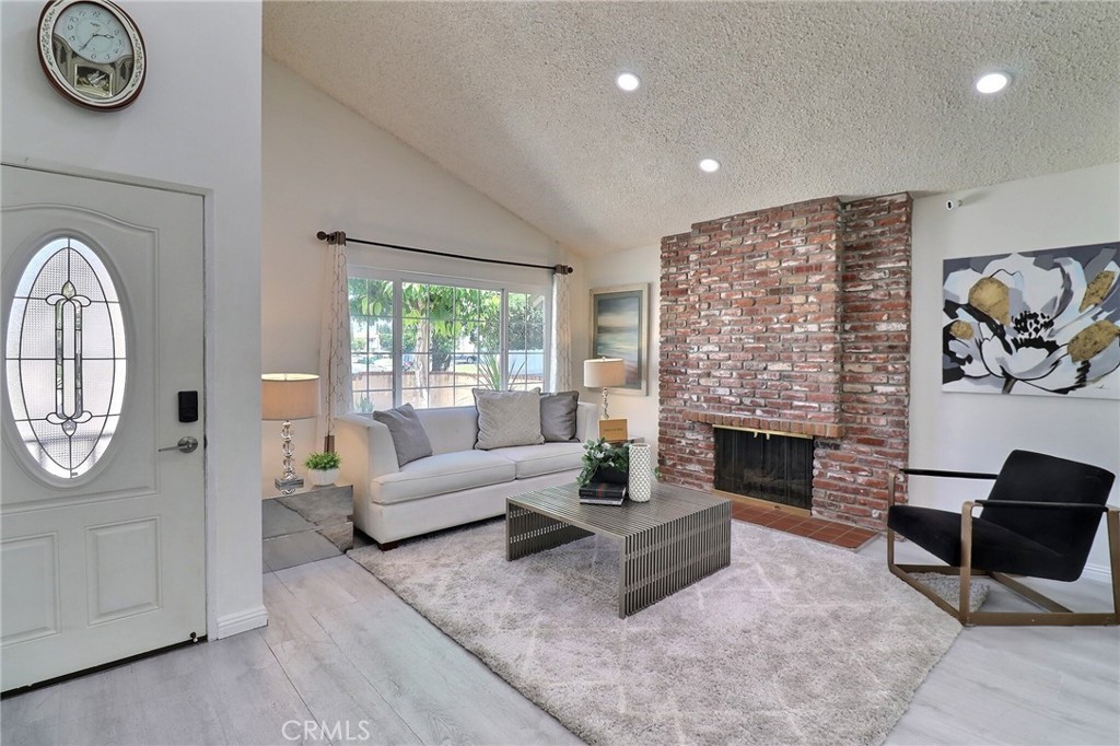 14605 Seron Property Photo 3