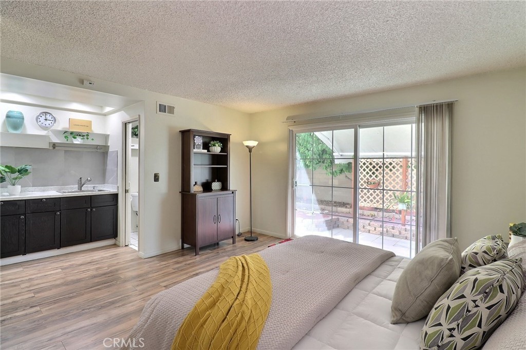 14605 Seron Property Photo 8