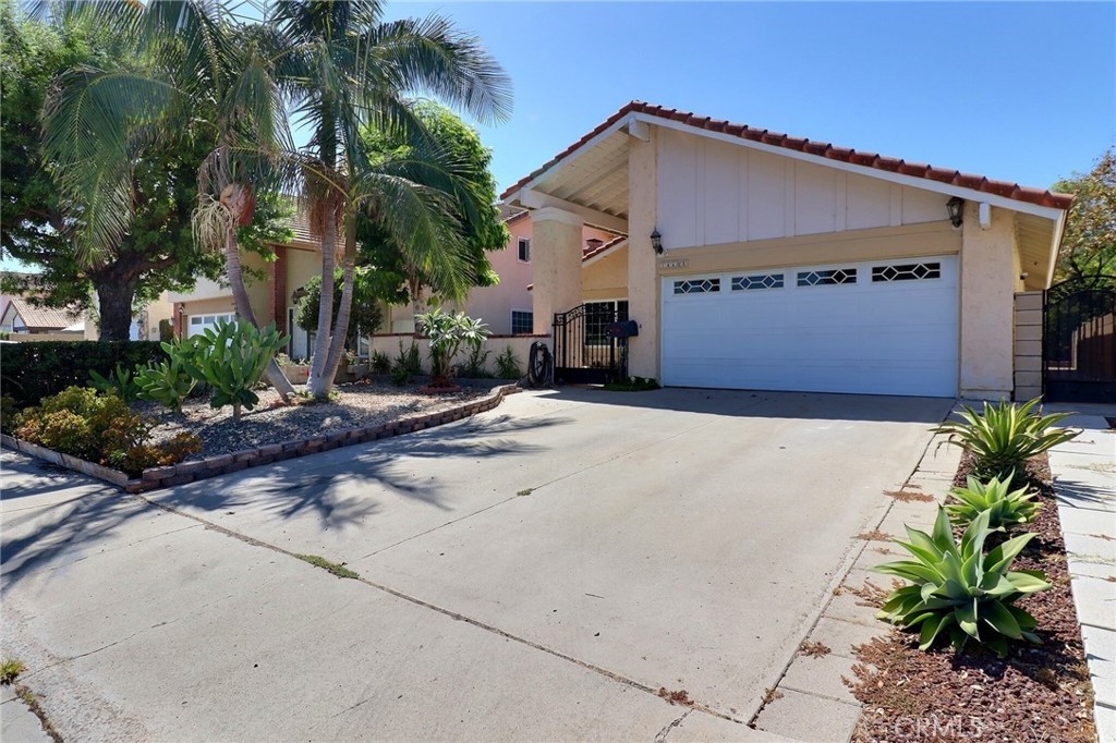 14605 Seron Property Photo 9