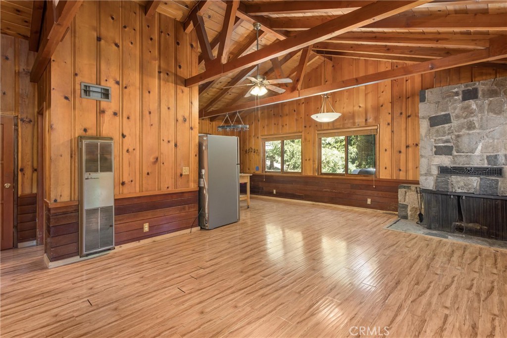 459 Delle Property Photo 4