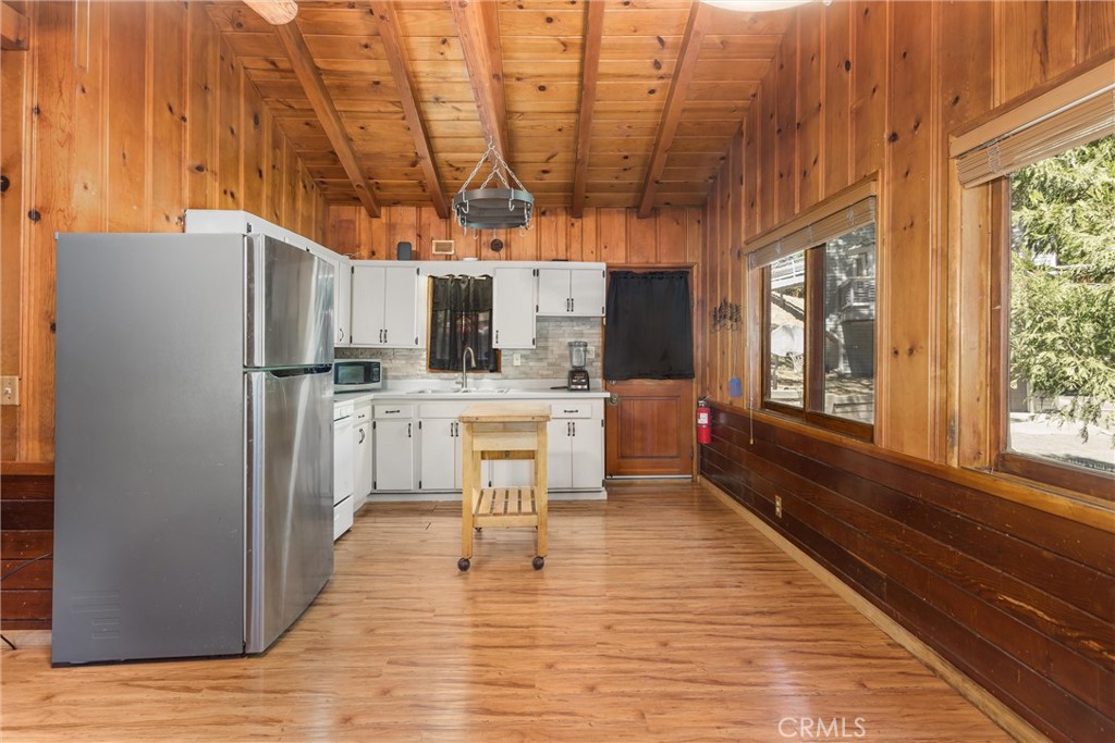 459 Delle Property Photo 7