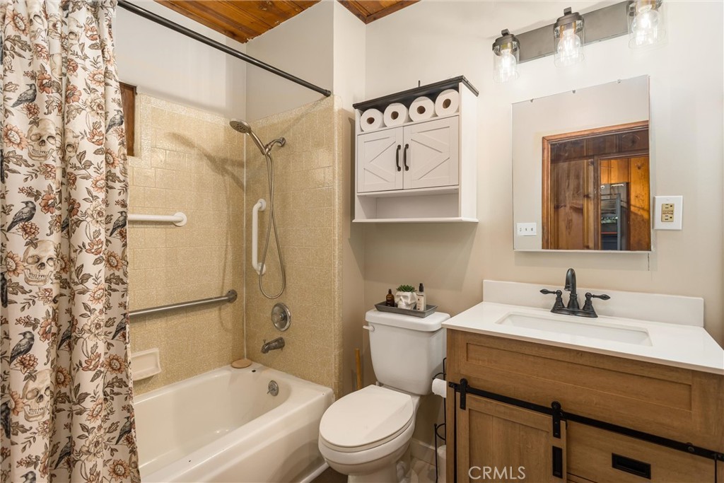 459 Delle Property Photo 13