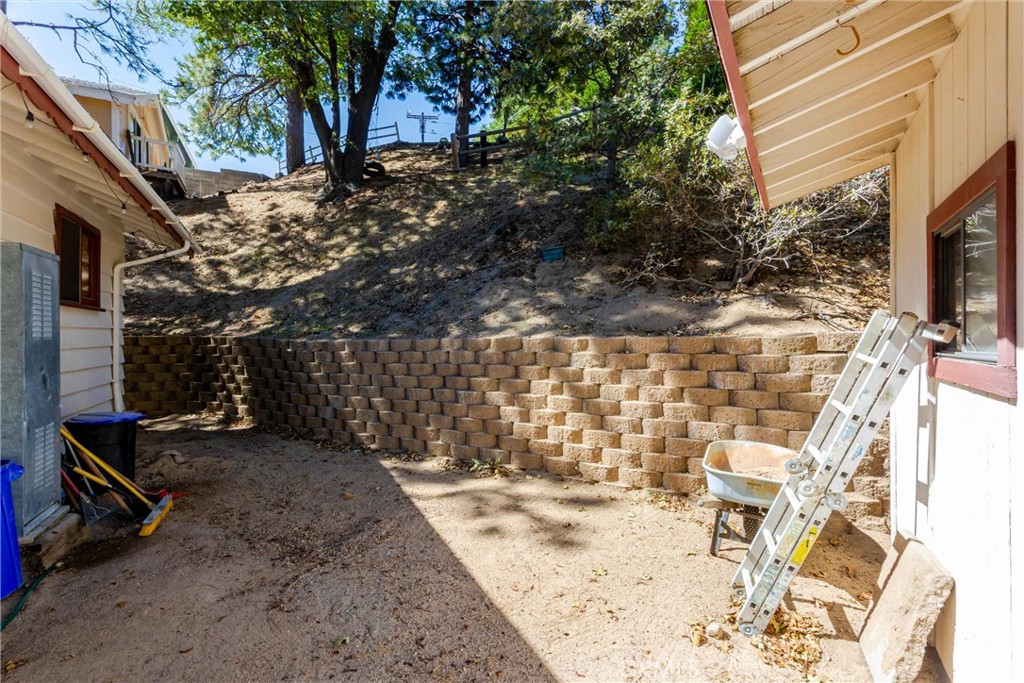 459 Delle Property Photo 18