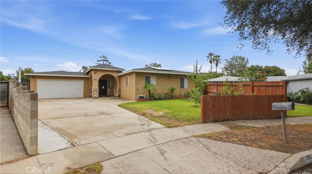 755 N Macy Property Photo 2