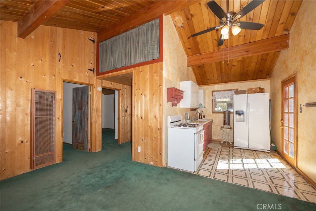 337 Holmes Lane Property Photo 5