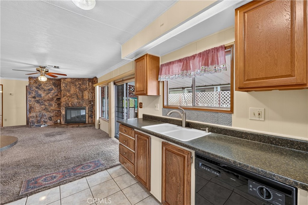 1365 Thornwood Square Property Photo 10