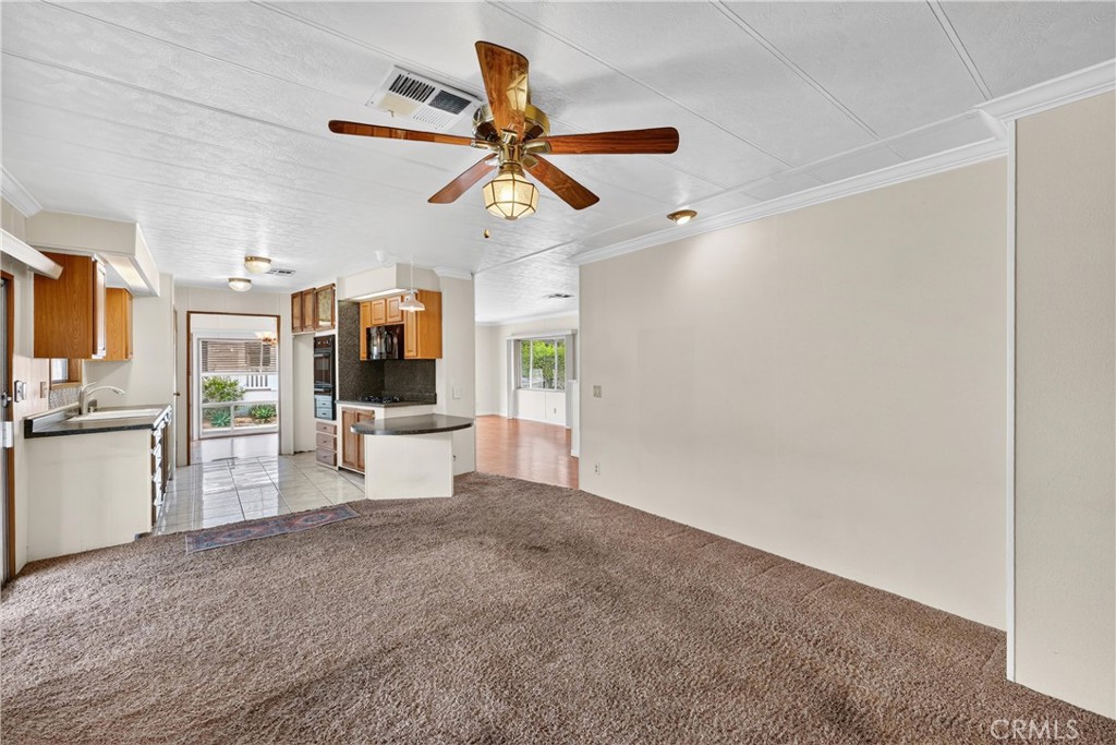 1365 Thornwood Square Property Photo 11