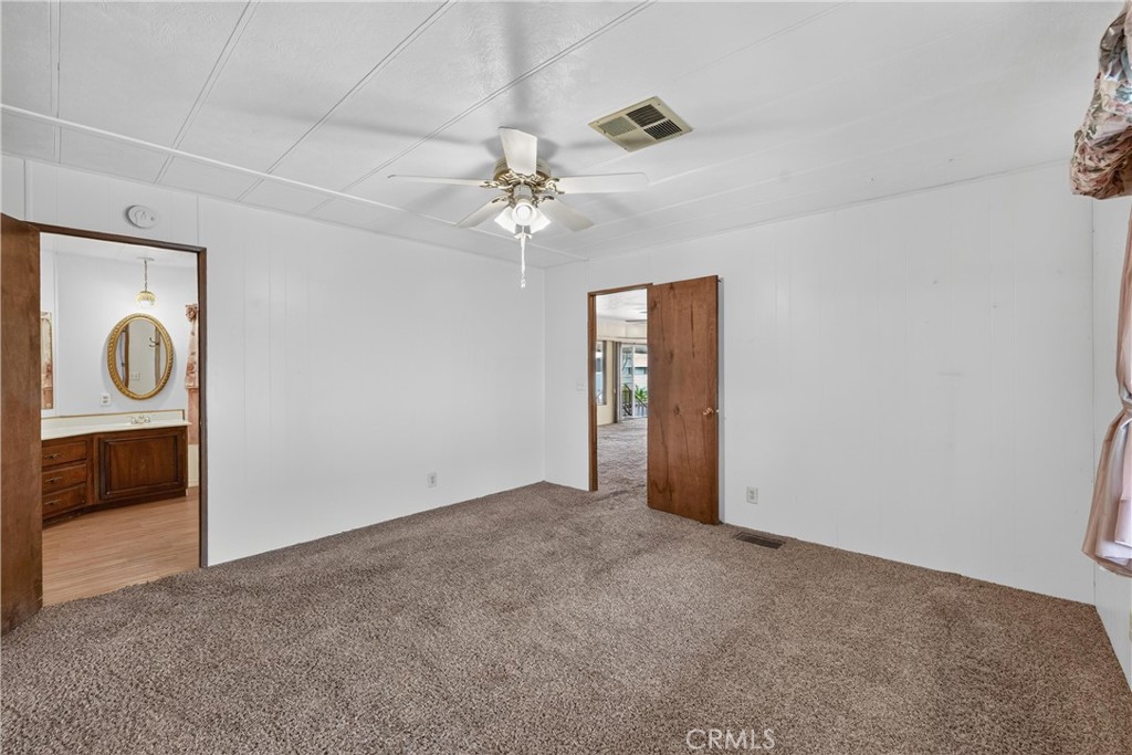 1365 Thornwood Square Property Photo 17