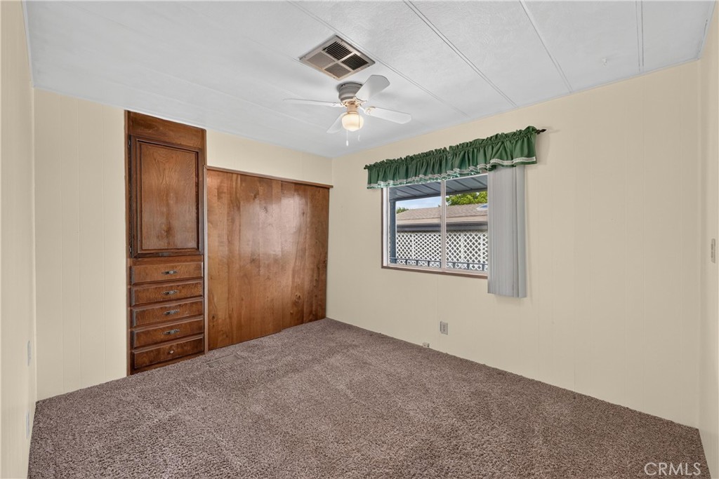 1365 Thornwood Square Property Photo 20