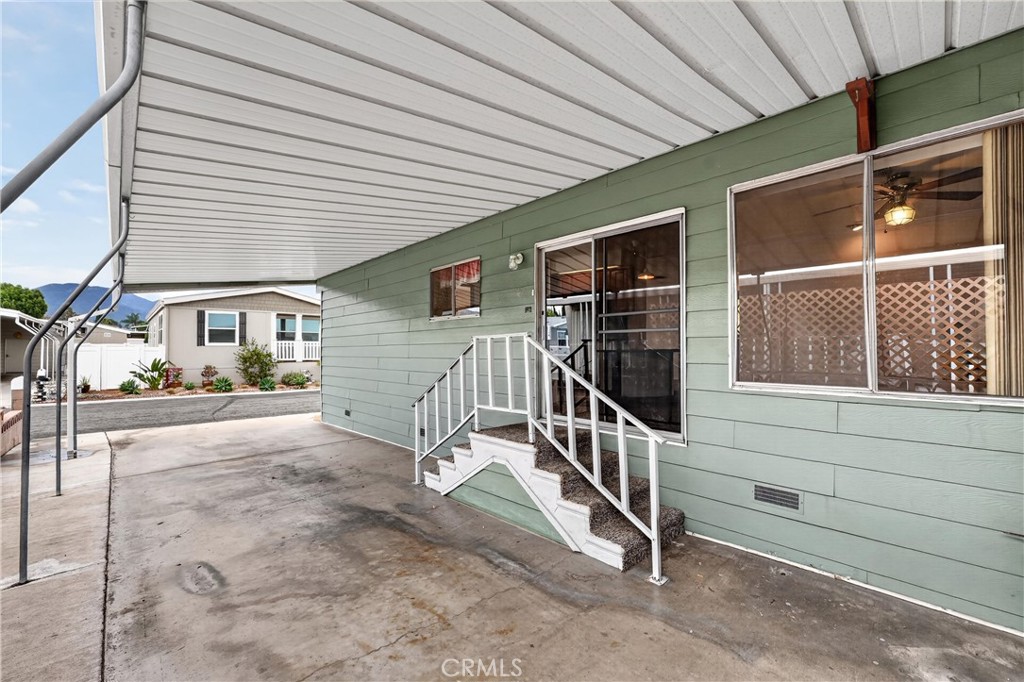 1365 Thornwood Square Property Photo 27