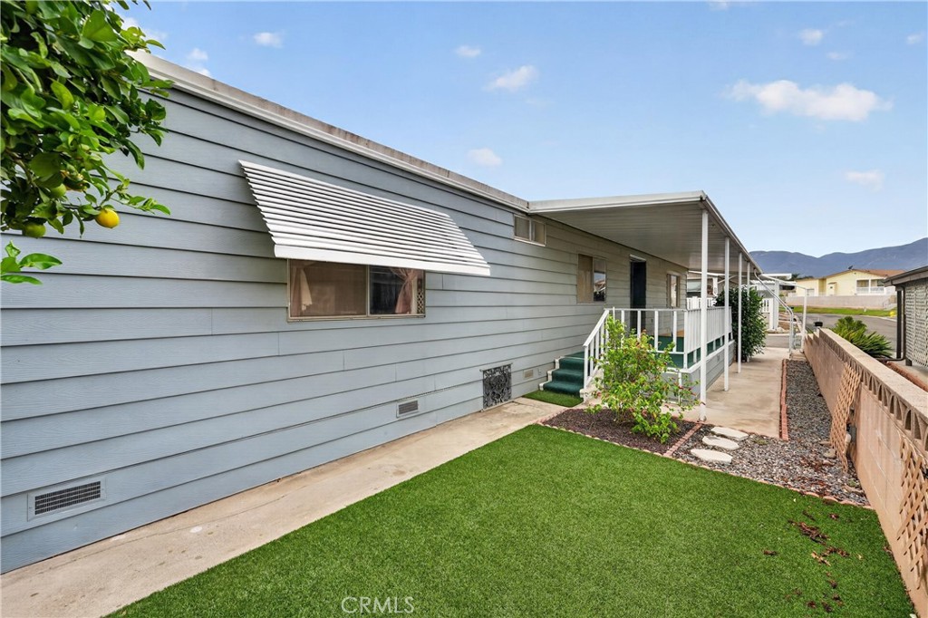 1365 Thornwood Square Property Photo 32