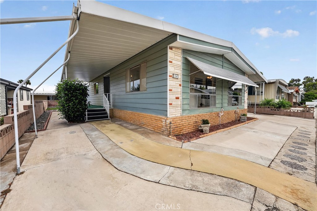 1365 Thornwood Square Property Photo 35
