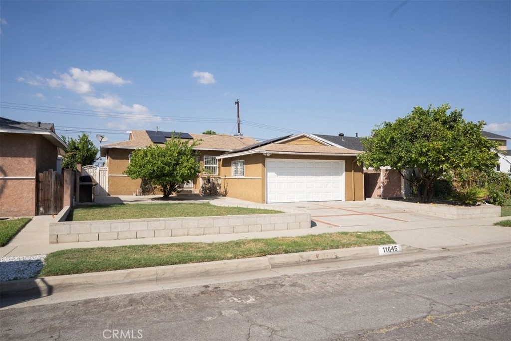 11645 Faculty Dr Property Photo 3