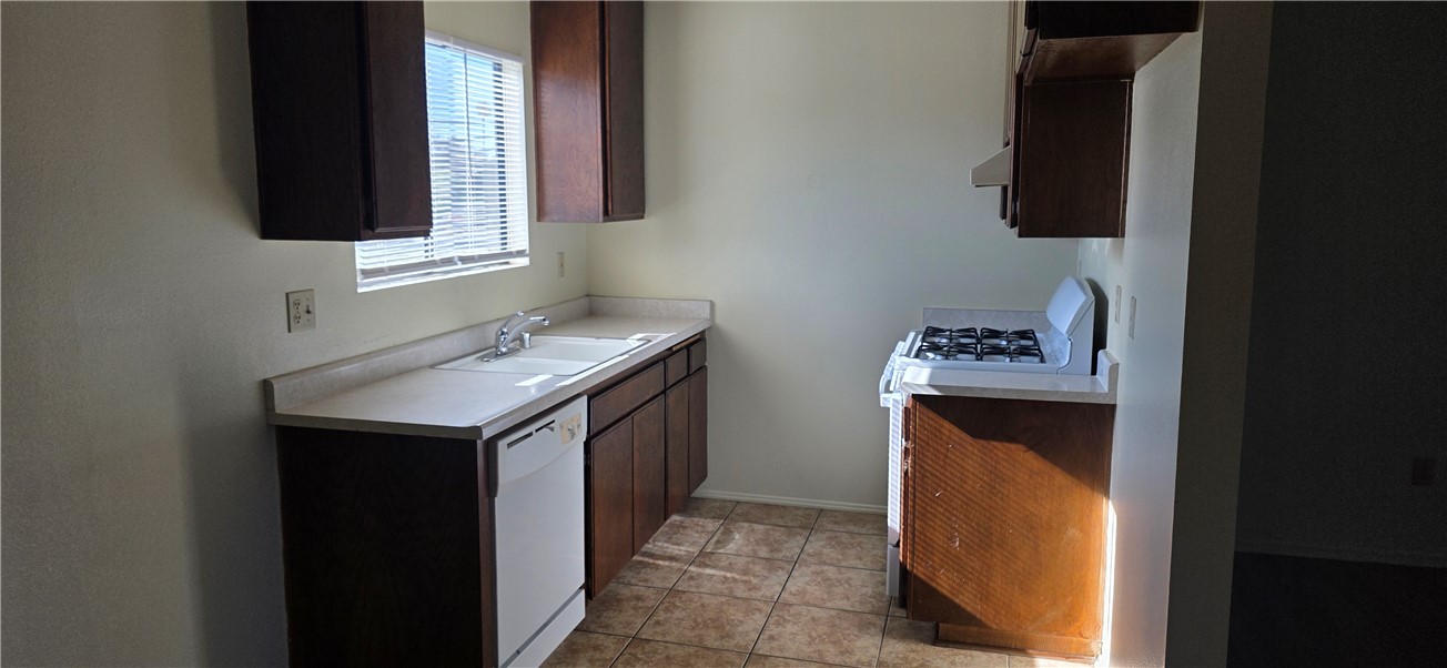 1319 Oakwood Drive 27 Property Photo 4