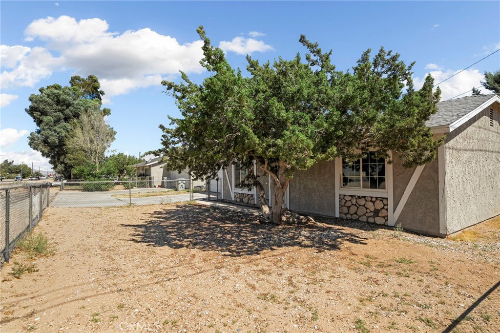 9891 3rd Avenue Property Photo 4
