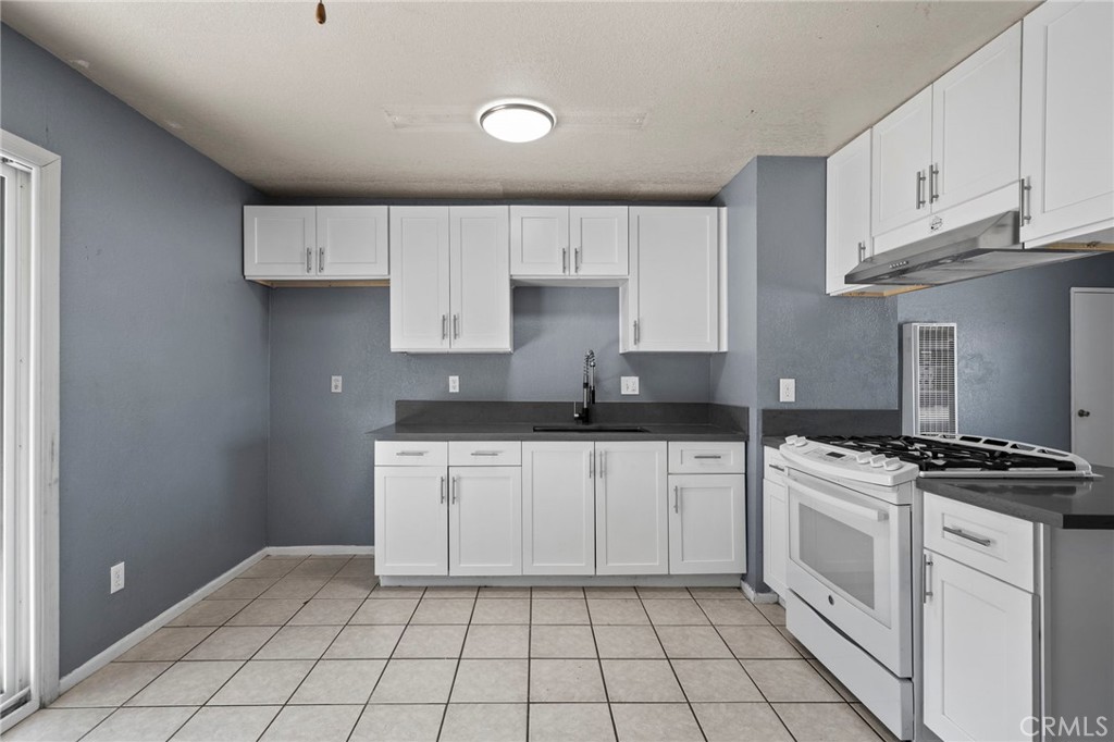 9891 3rd Avenue Property Photo 10