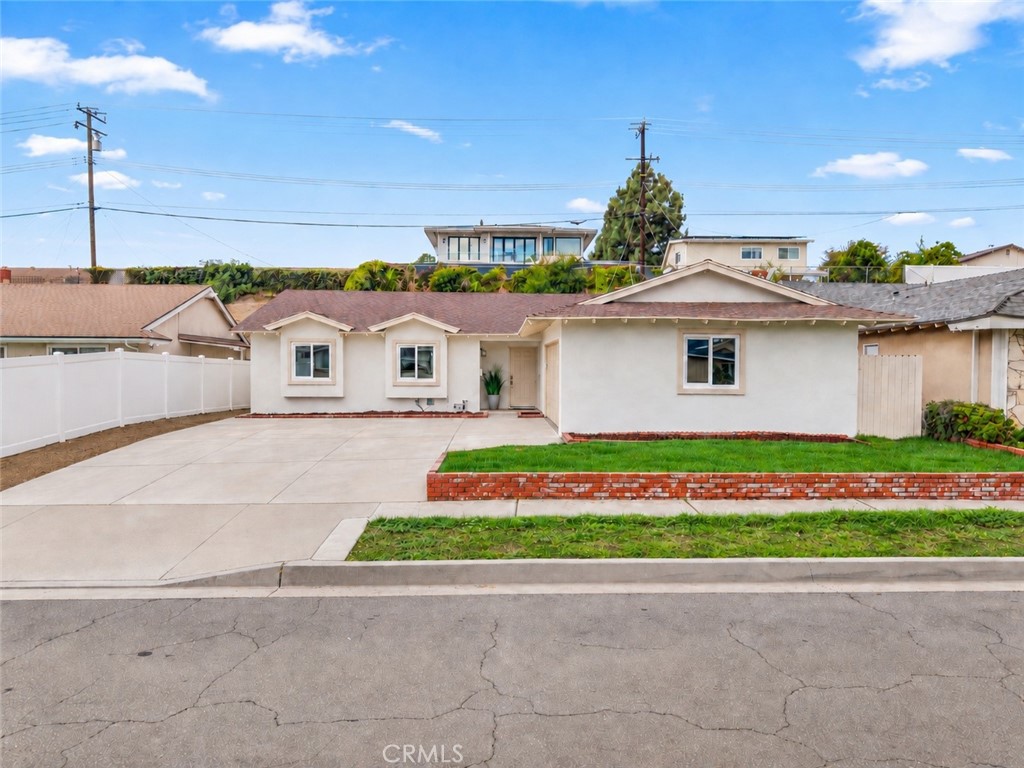 227 N Pintado Drive Property Photo 2