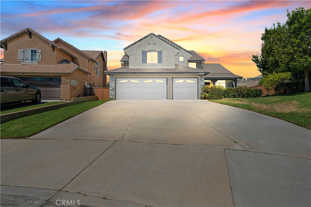 10011 Thornbird Court Property Photo 1