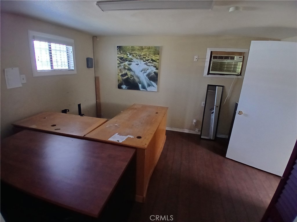690 W Esplanade Avenue Property Photo 4