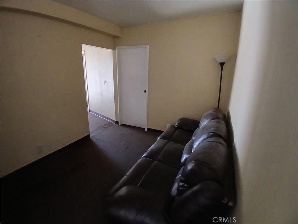 690 W Esplanade Avenue Property Photo 7