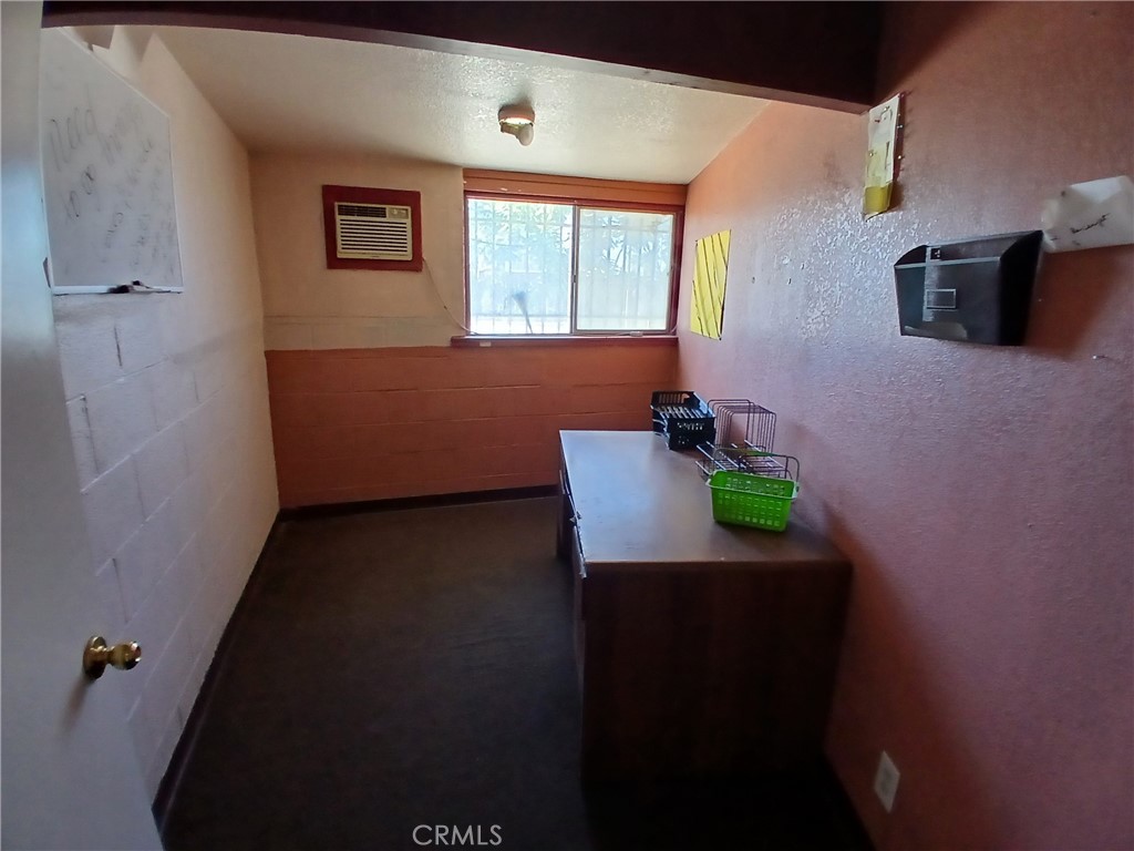 690 W Esplanade Avenue Property Photo 9