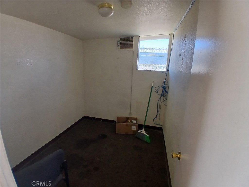 690 W Esplanade Avenue Property Photo 11
