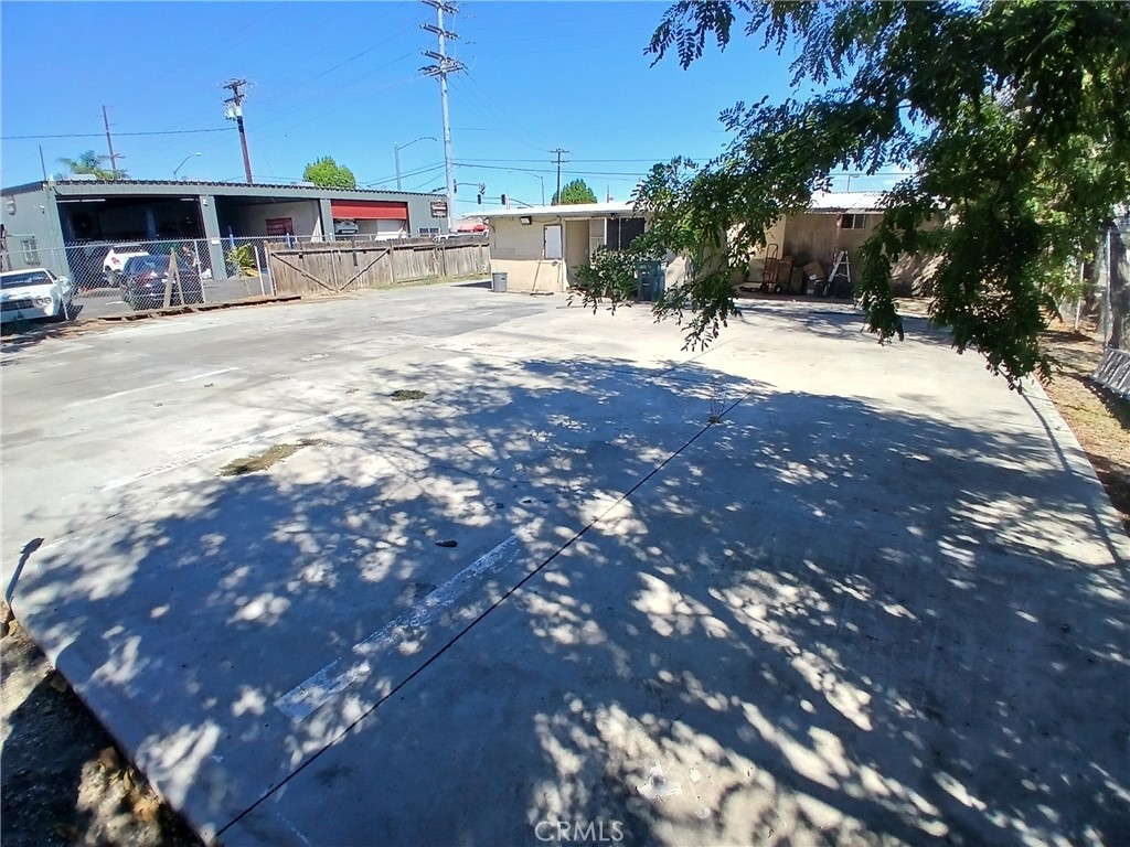 690 W Esplanade Avenue Property Photo 13
