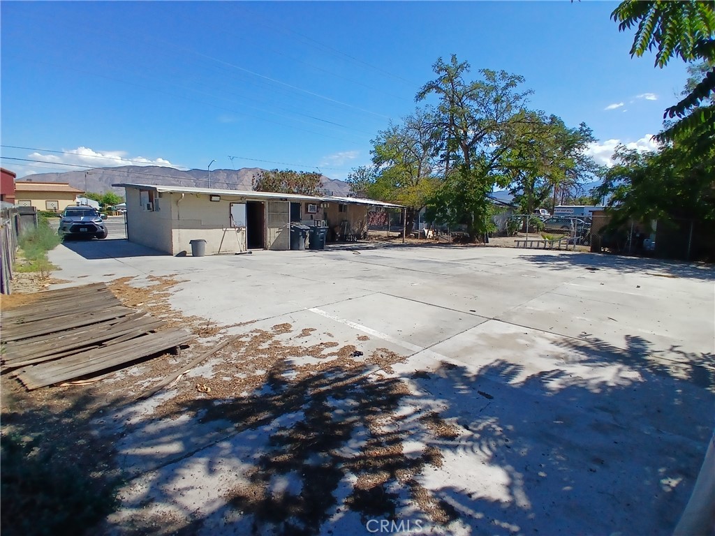 690 W Esplanade Avenue Property Photo 15