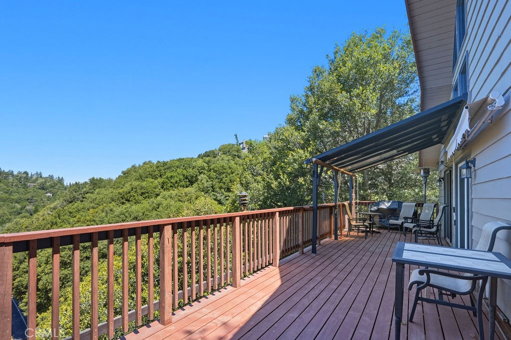 320 Delle Property Photo 38