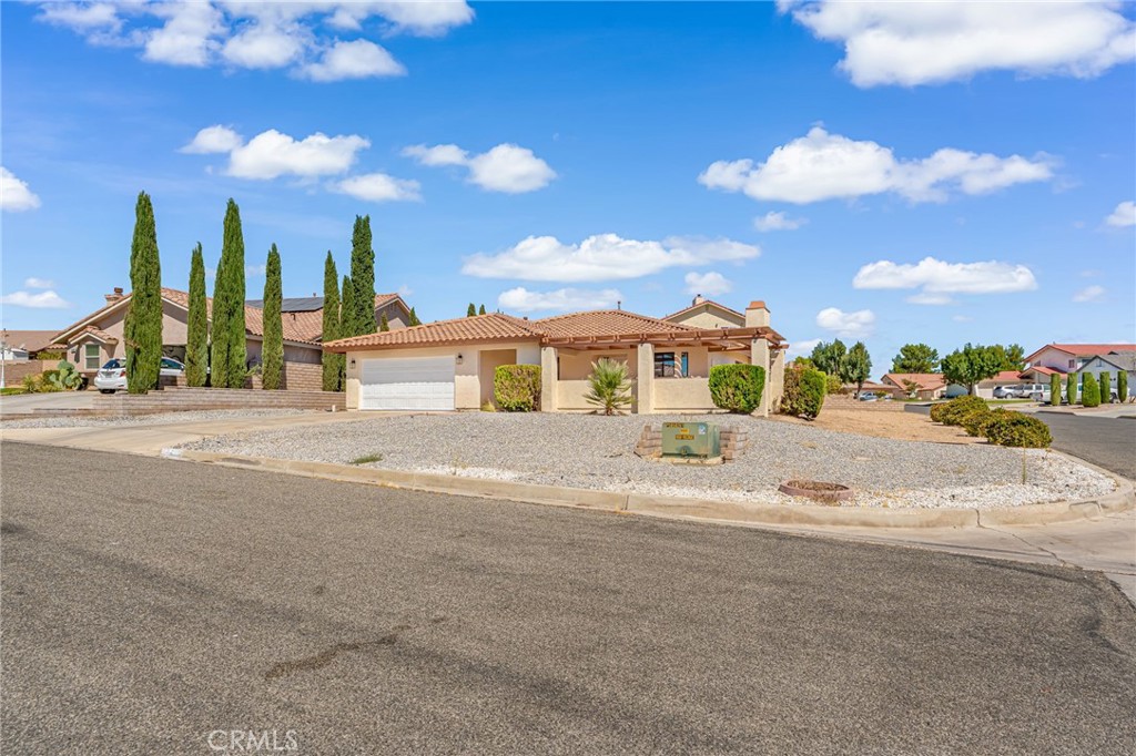 14690 Burgundy Property Photo 3