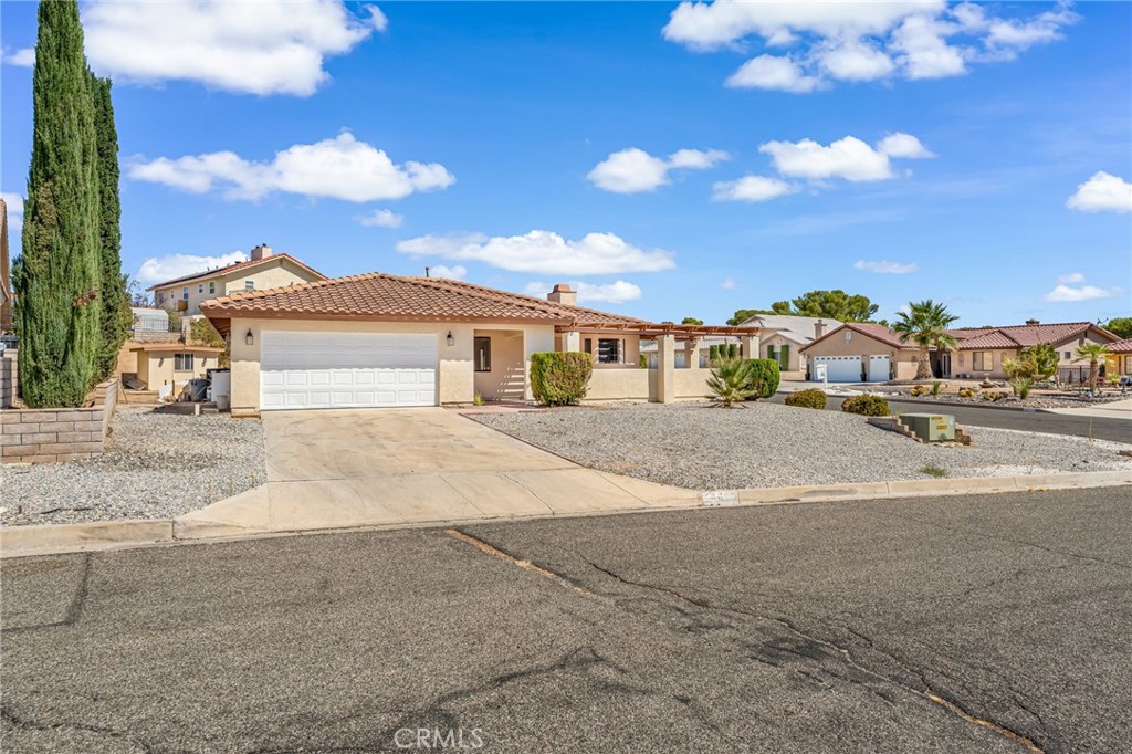 14690 Burgundy Property Photo 4