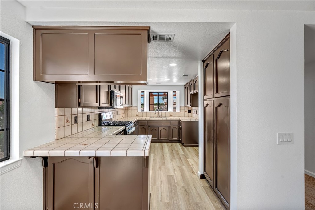 14690 Burgundy Property Photo 12