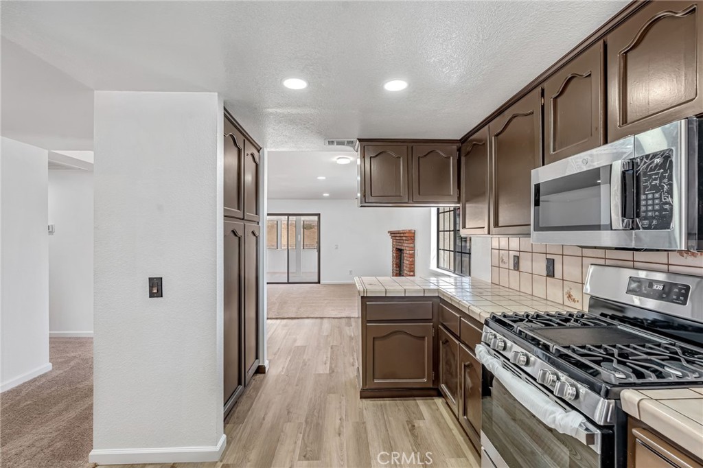 14690 Burgundy Property Photo 14