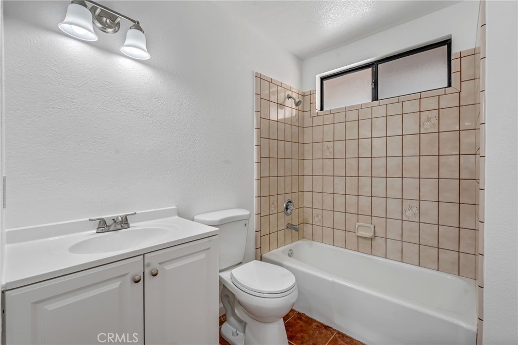 14690 Burgundy Property Photo 24