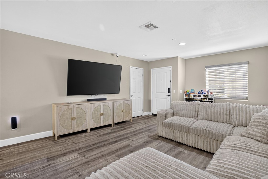 7014 Alderwood Property Photo 4