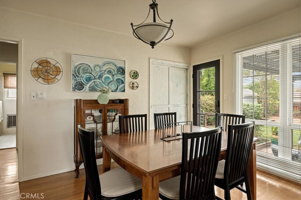 326 Bond Property Photo 16