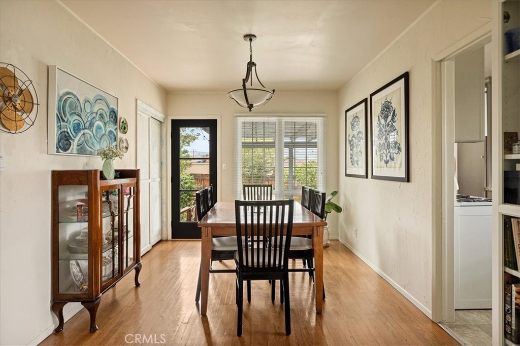 326 Bond Property Photo 17