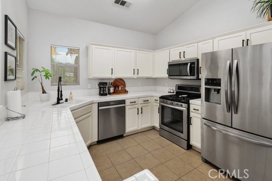 5925 Louise Street Property Photo 6