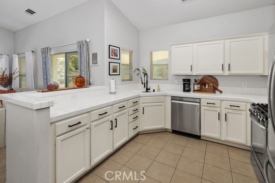 5925 Louise Street Property Photo 7