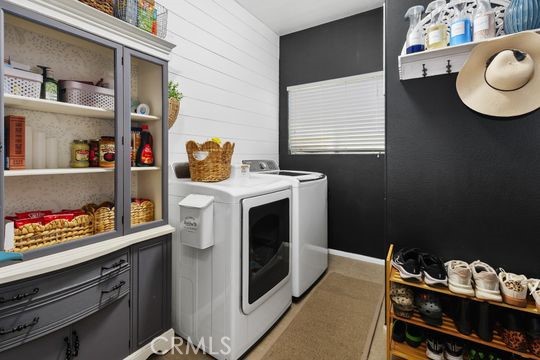 5925 Louise Street Property Photo 15