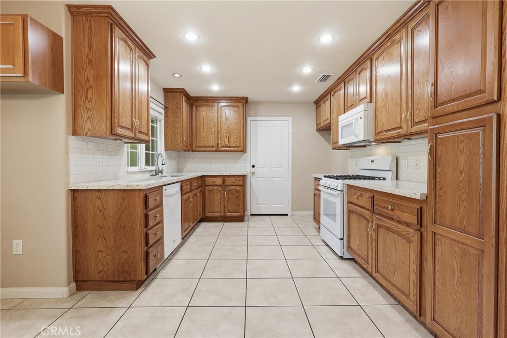 3954 Garden Property Photo 8