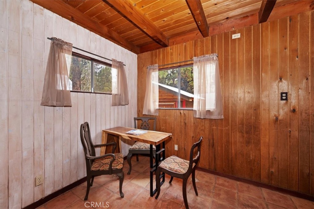 313 Leonard Property Photo 11