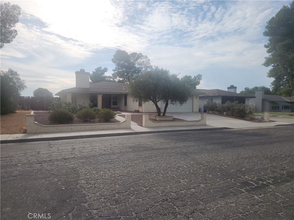15071 Arlette Drive Property Photo 1