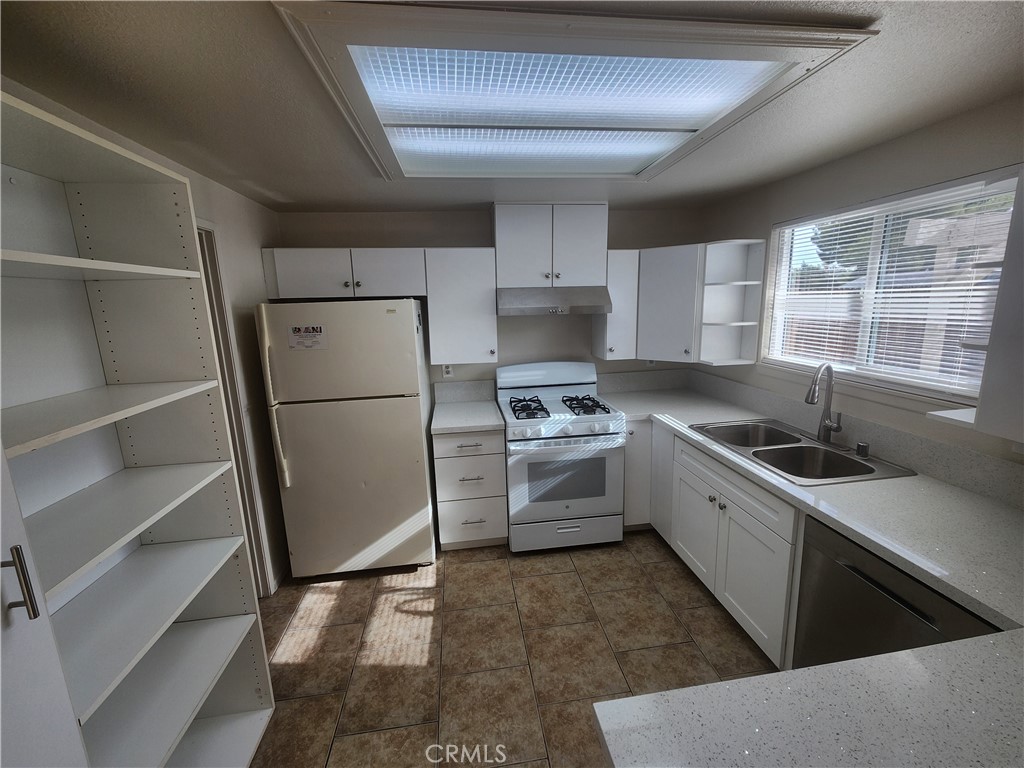 15071 Arlette Drive Property Photo 7