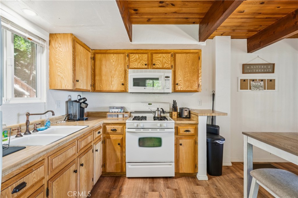 2409 Spring Oak Property Photo 5