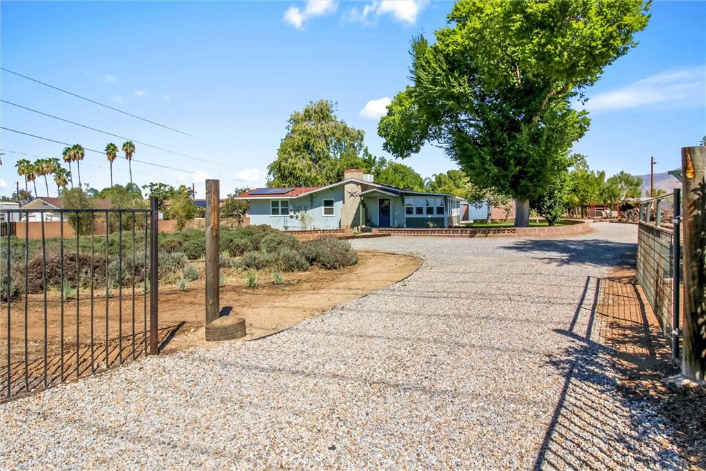 34472 Avenue H Property Photo 2