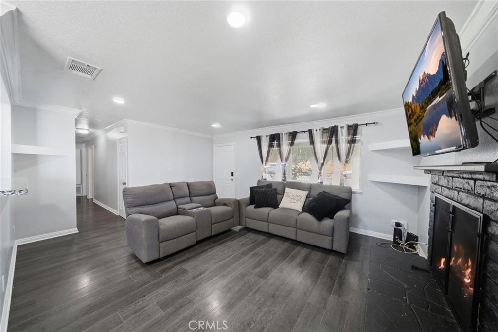 16523 Mackennas Gold Avenue Property Photo 3