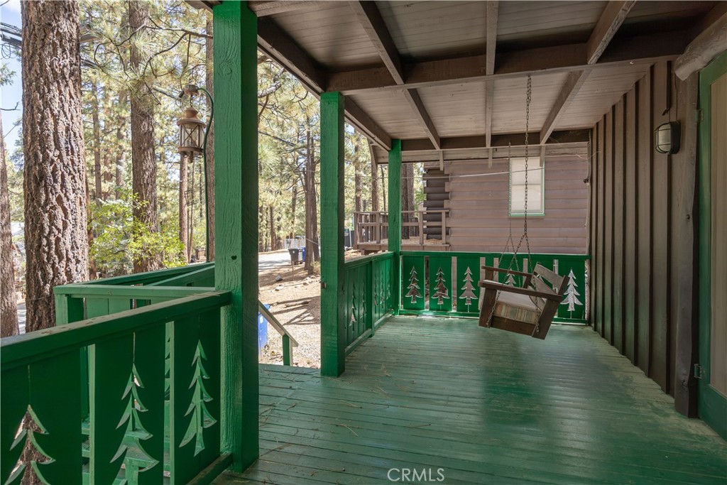 512 W Rainbow Property Photo 4