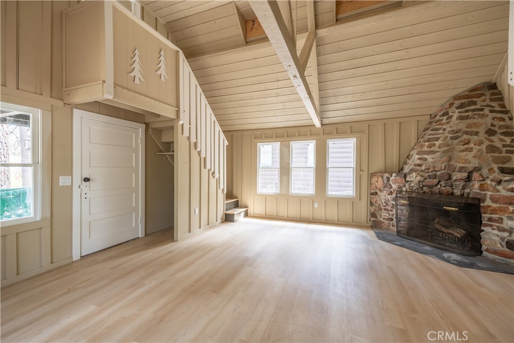 512 W Rainbow Property Photo 5