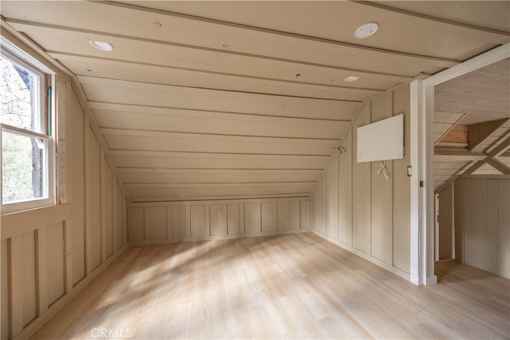 512 W Rainbow Property Photo 25